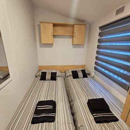 Tattershall Lakes Hot Tub Lodge Breaks ภายนอก รูปภาพ